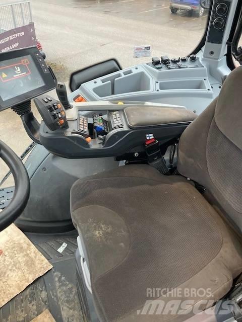 Valtra T214 Versu Traktoren