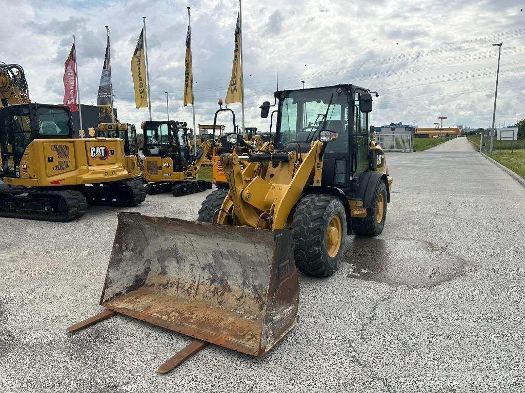 CAT 906 Radlader