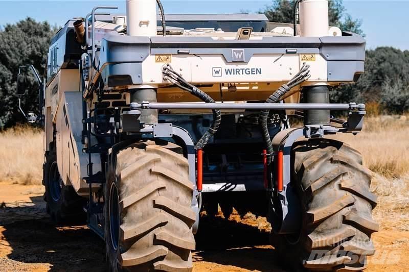 Wirtgen WR240 Andere Fahrzeuge