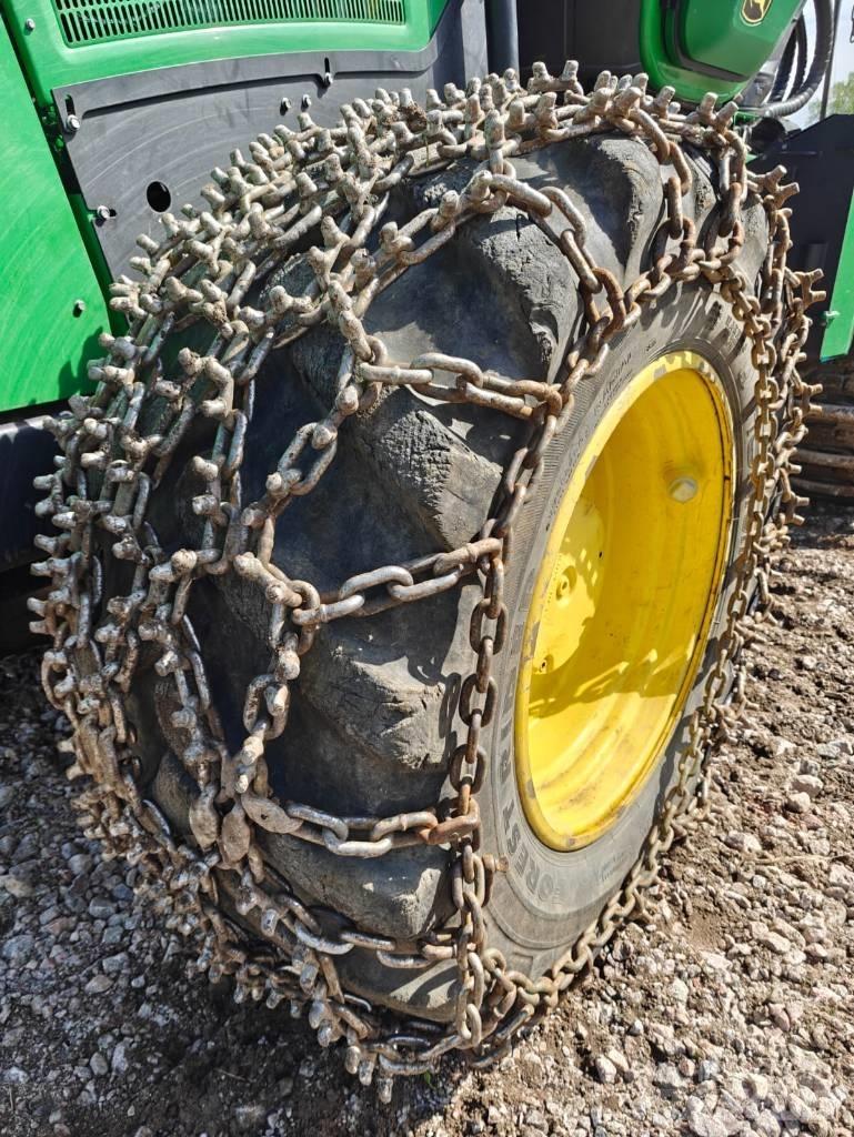John Deere 1270 G Harvester