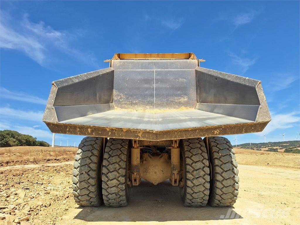 Komatsu HD 605-7E0 Dumper - Starr