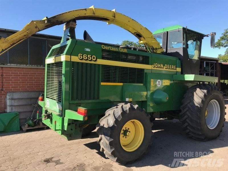 John Deere 6650 Feldhäcksler