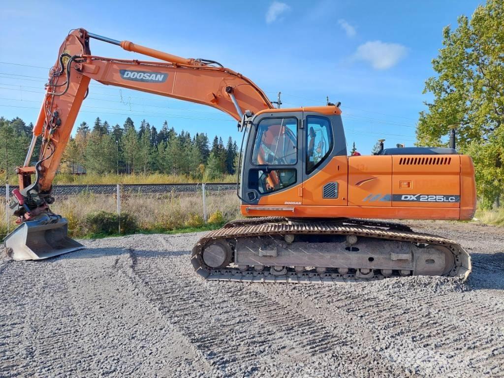 Doosan DX 225 LC Raupenbagger