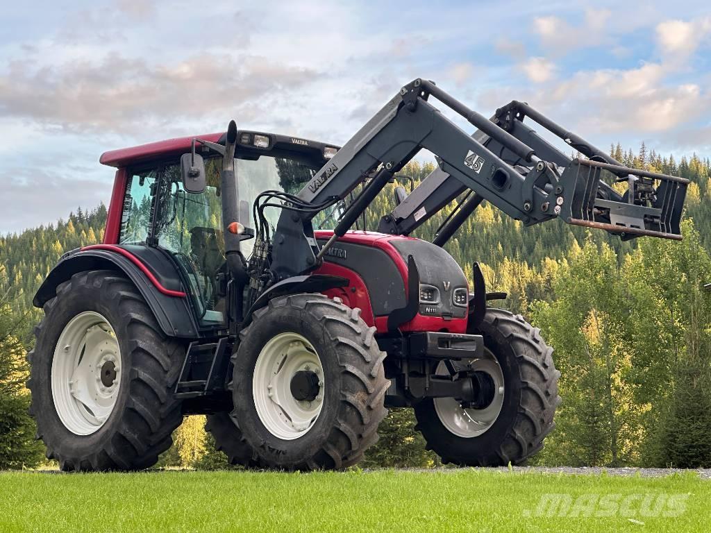 Valtra N 111 HiTech Traktoren