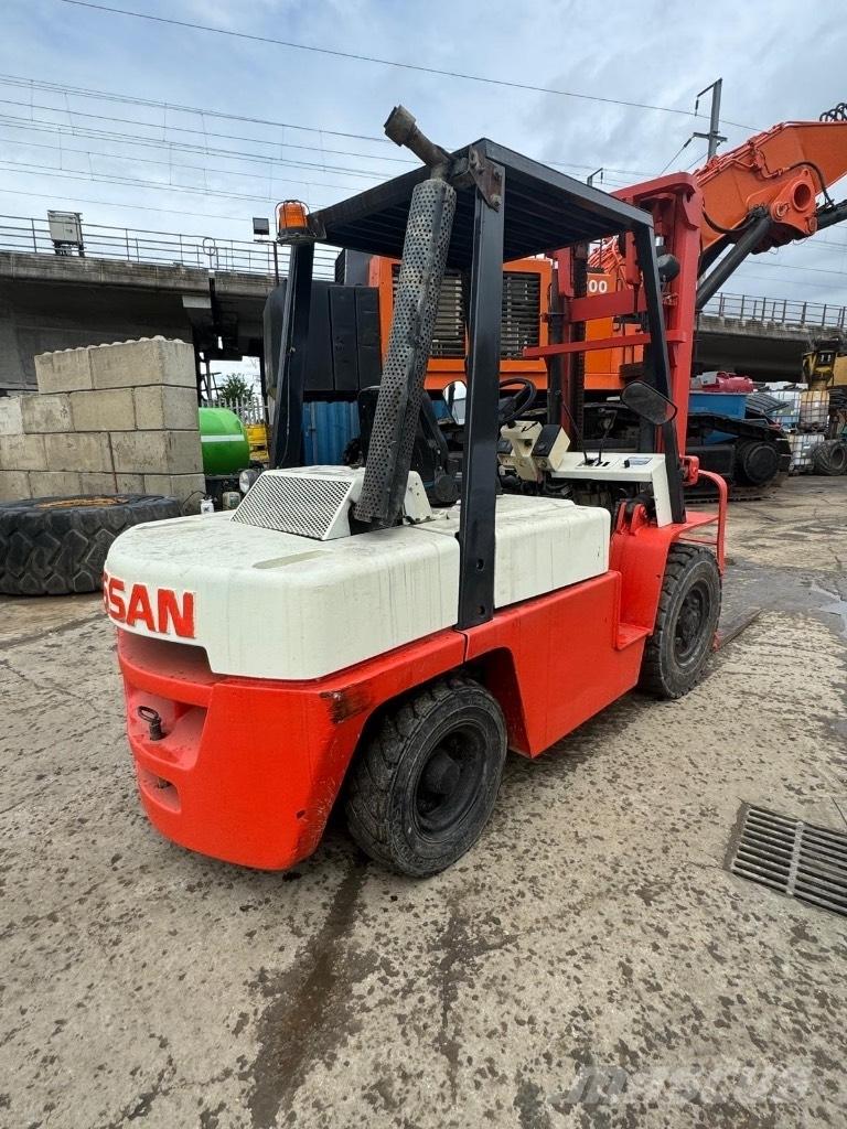 Nissan WF03A35U Dieselstapler