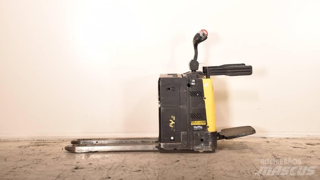 Hyster P 2.0 S Gabelstapler mit Fahrerstand