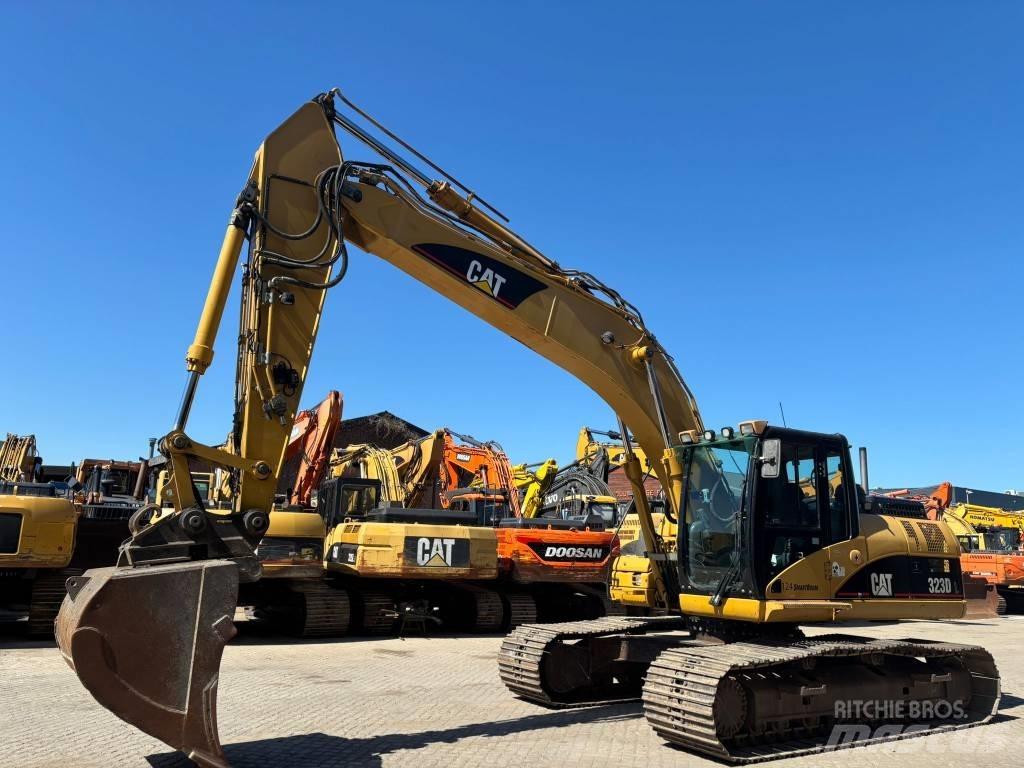 CAT 323 D L Raupenbagger