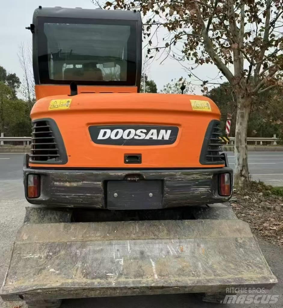 Doosan DX 60 Mobilbagger