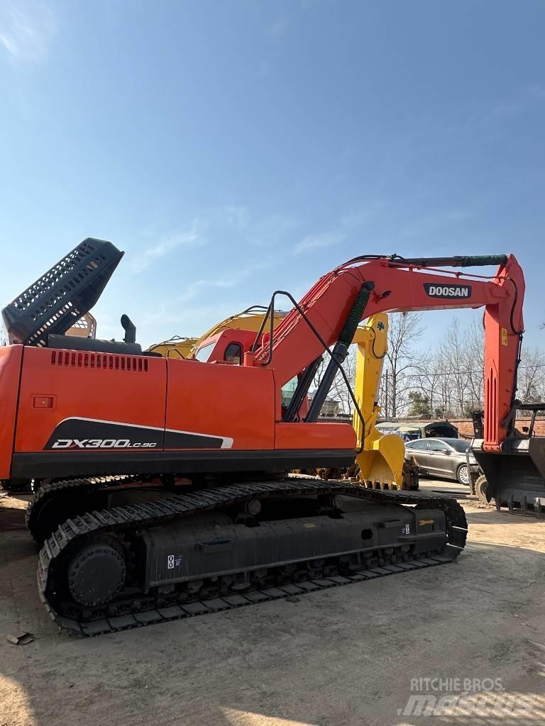 Doosan DX 300 Raupenbagger