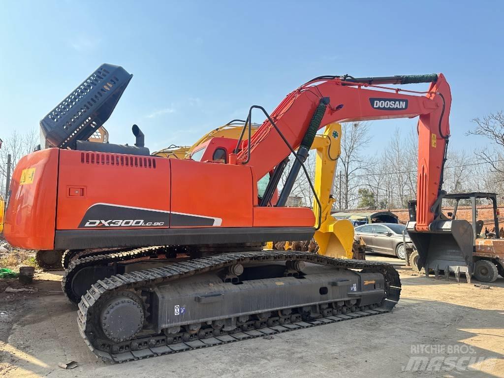 Doosan DX 300 Raupenbagger