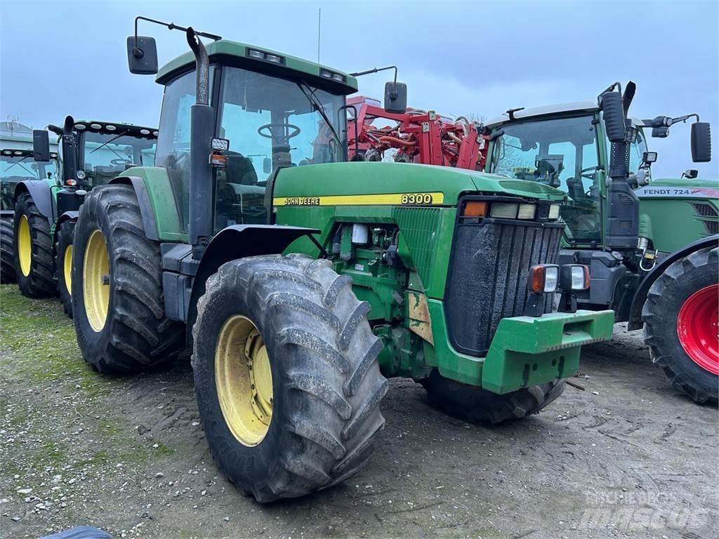 John Deere 8100 Traktoren