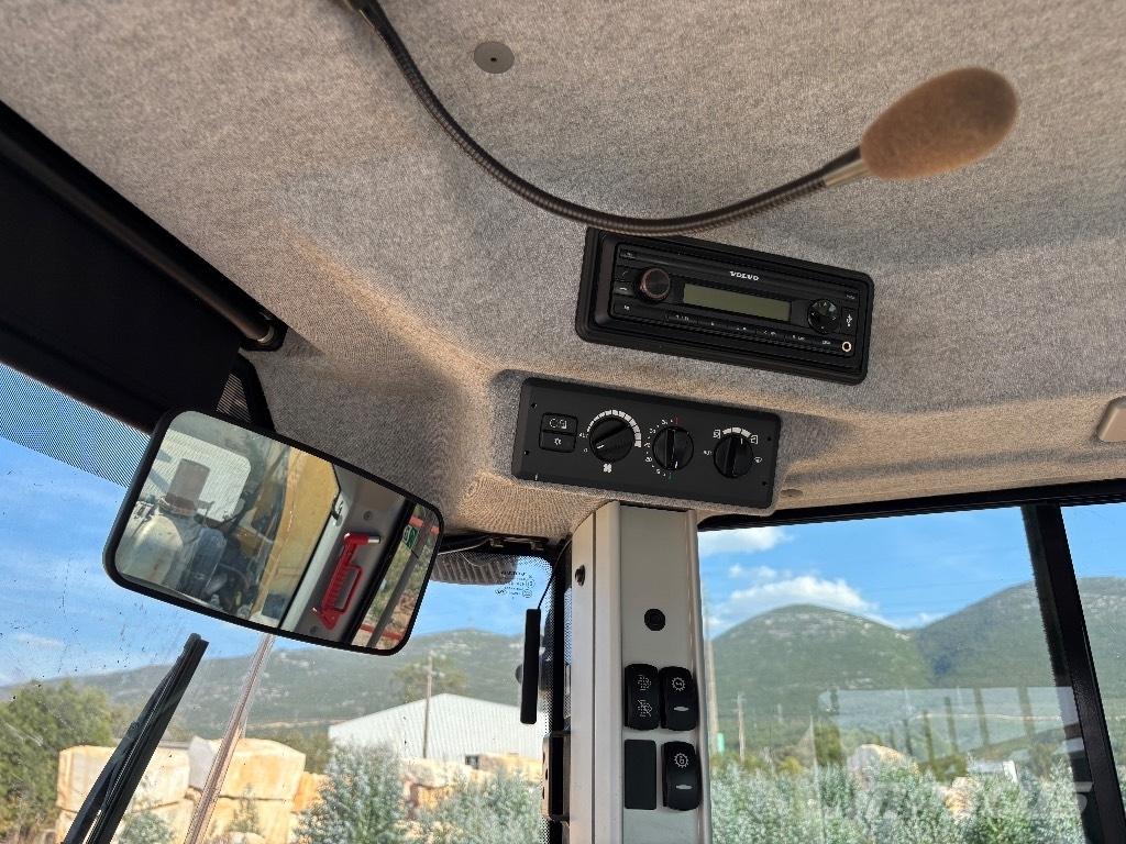 Volvo L 260 H Radlader