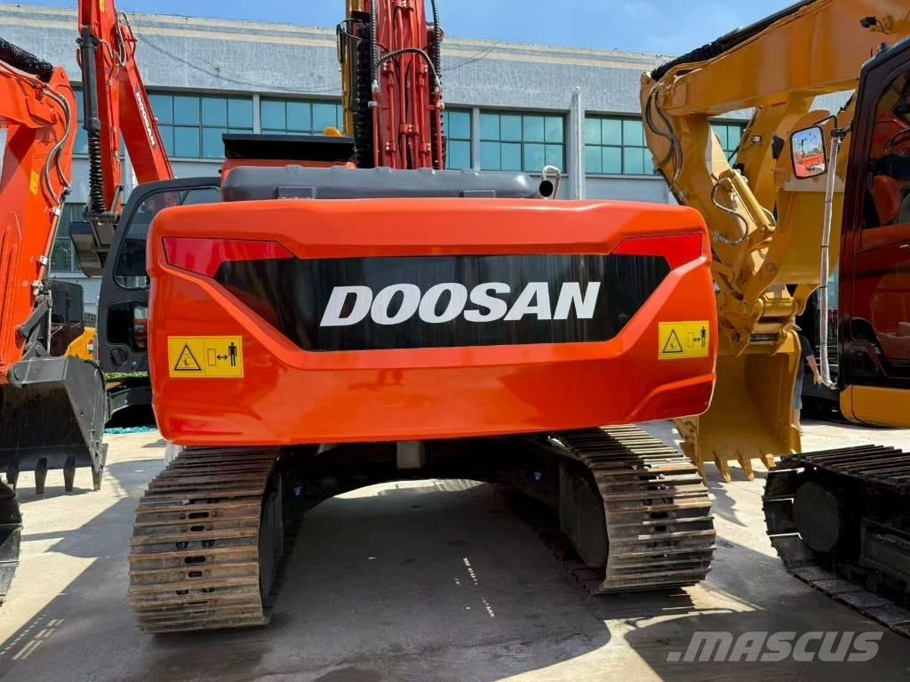 Doosan DX 225 Raupenbagger