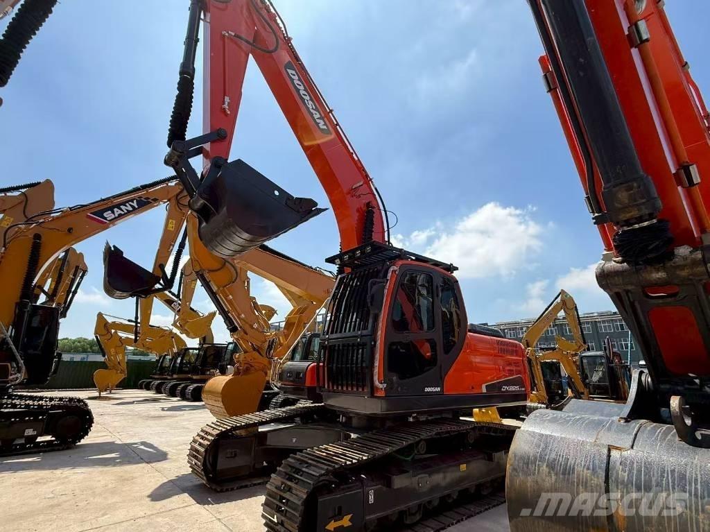 Doosan DX 225 Raupenbagger