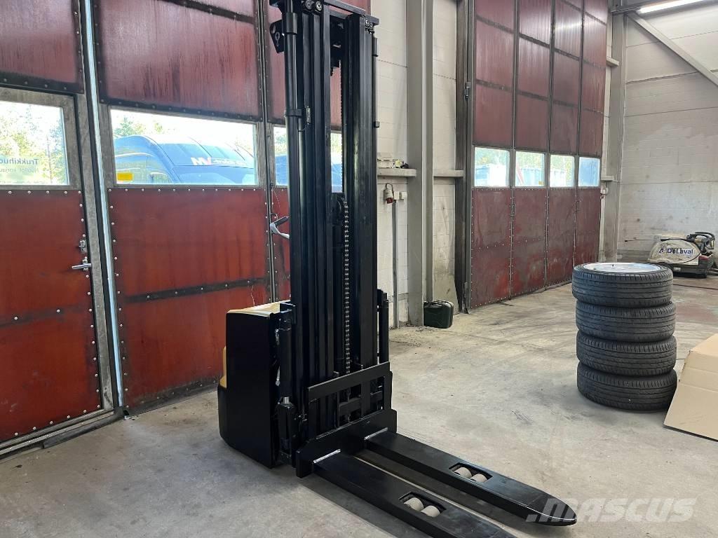 CAT NSP16N2 Handgeführter Palettenstapler