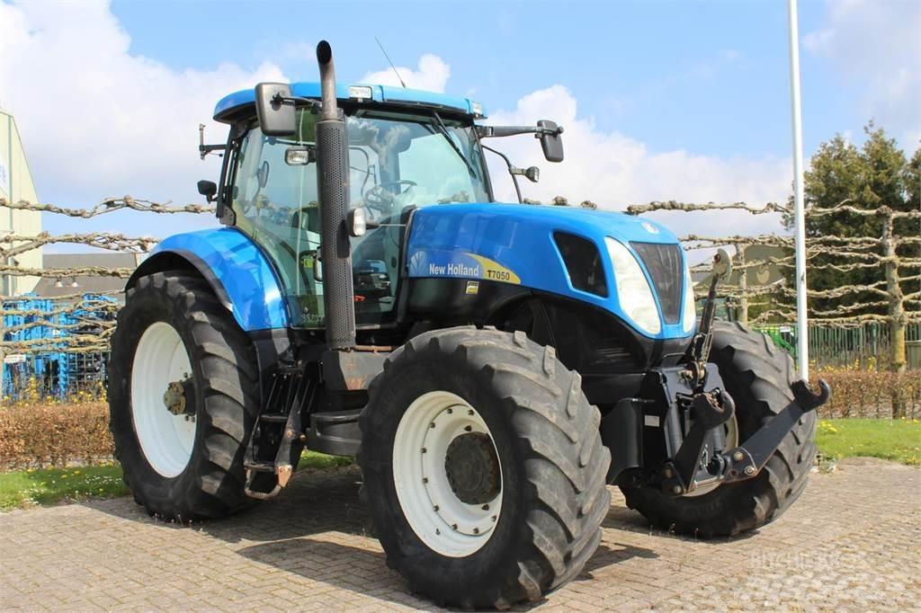 New Holland T7050 Traktoren