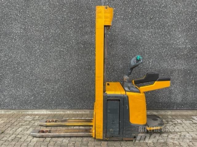 Jungheinrich ERC 216 Selbstfahrstapler
