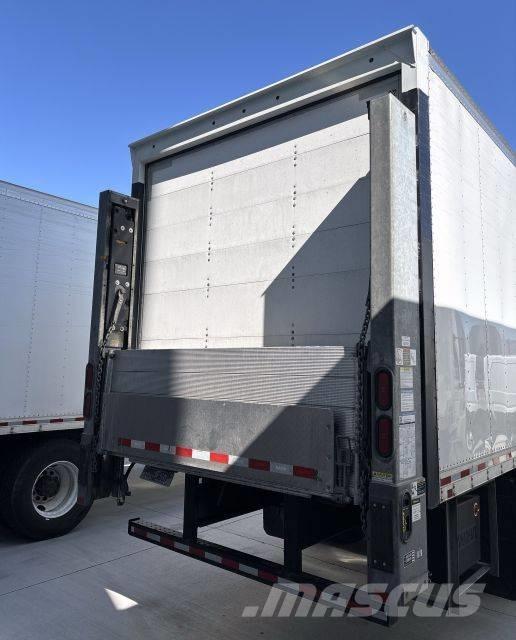 Freightliner M2 Kofferaufbau