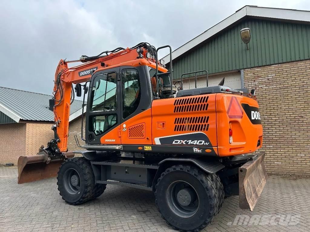 Doosan DX140W-5 Mobilbagger