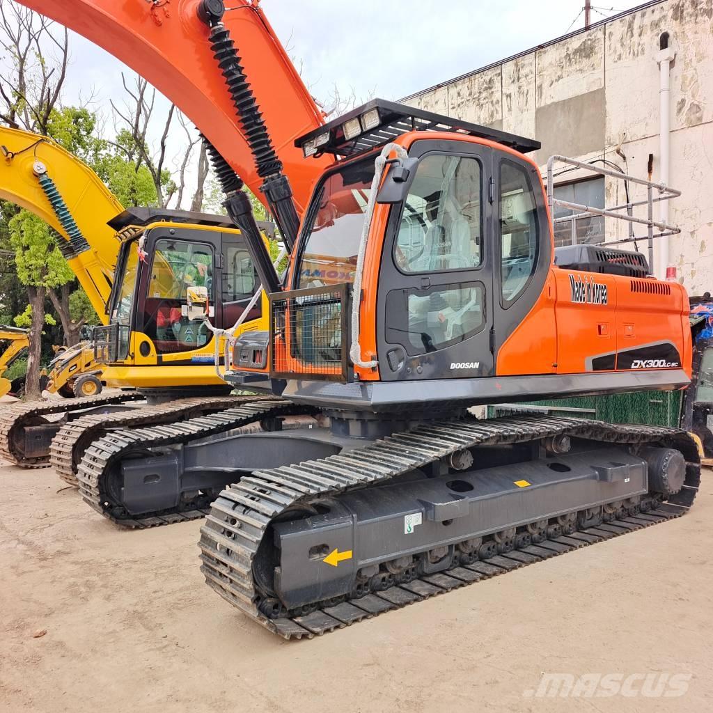 Doosan DX 300 Raupenbagger