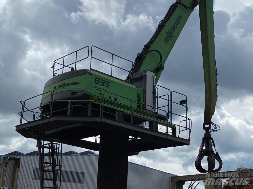 Sennebogen 835 E R Materialumschlag