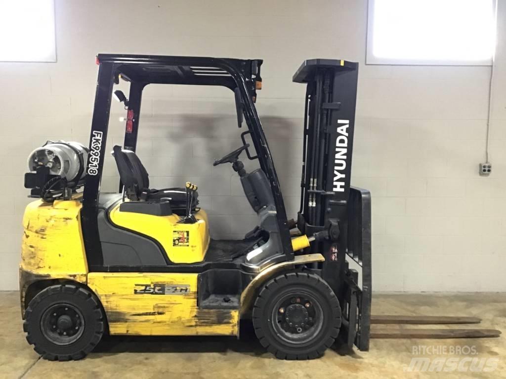 Hyundai 25 L-7 A Andere Gabelstapler