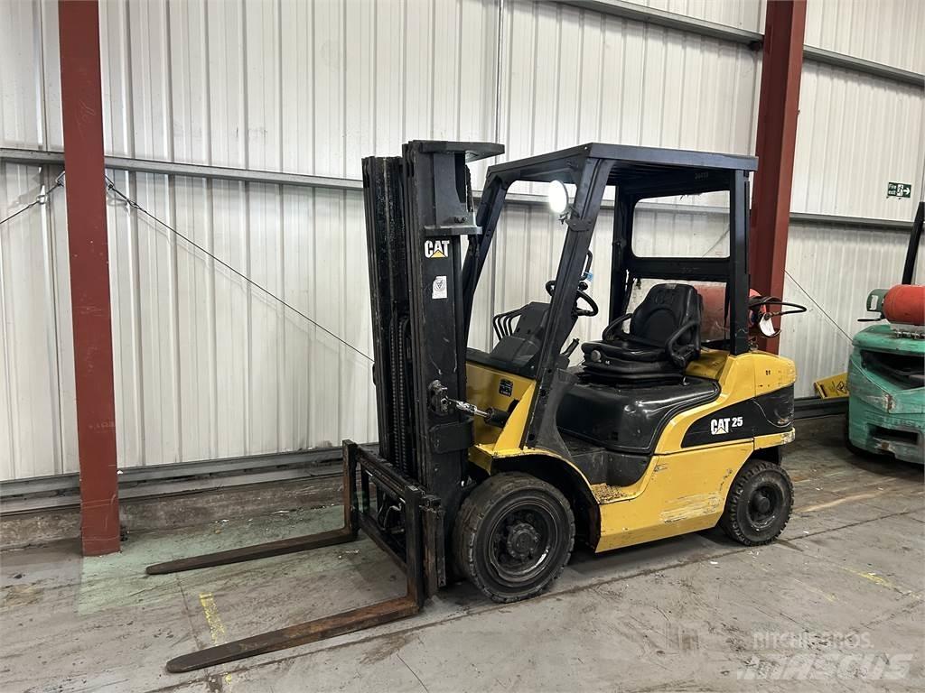 CAT GP25NT Gasstapler