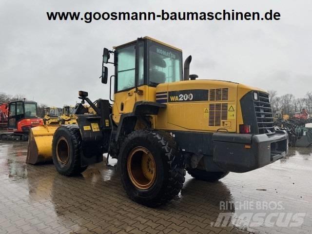 Komatsu WA 200 Radlader