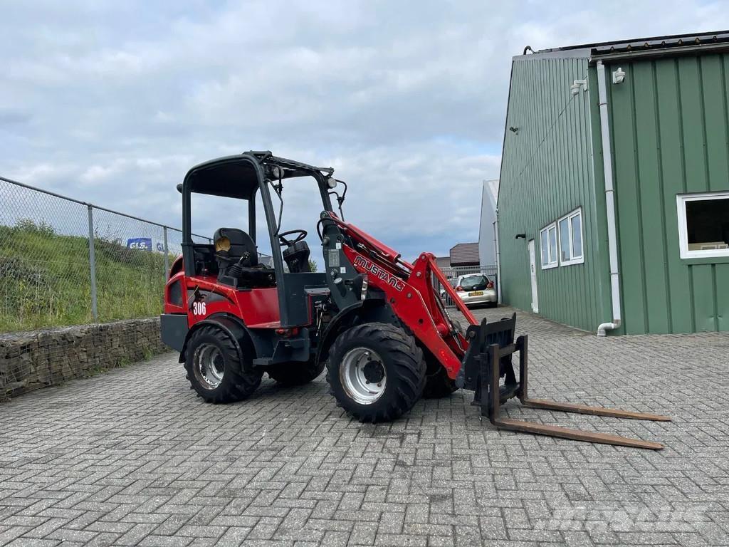 Mustang AL306 Raddozer