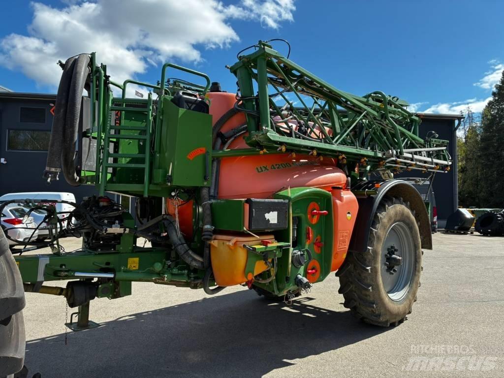 Amazone UX 4200 Anhängespritzen