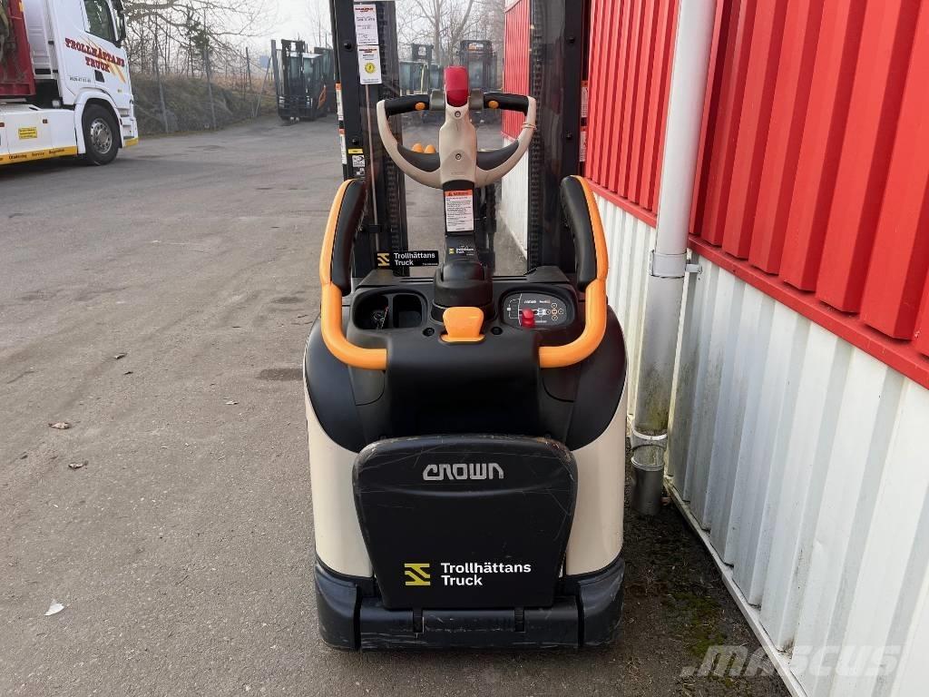 Crown ETi 4000-1.2 Deichselstapler
