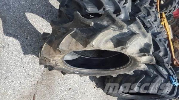  Pneus 9.5-24 Reifen