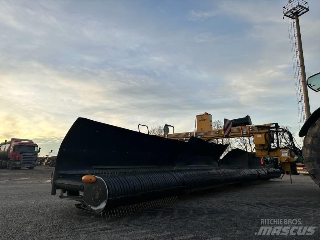 Oxbo 334 Schwader