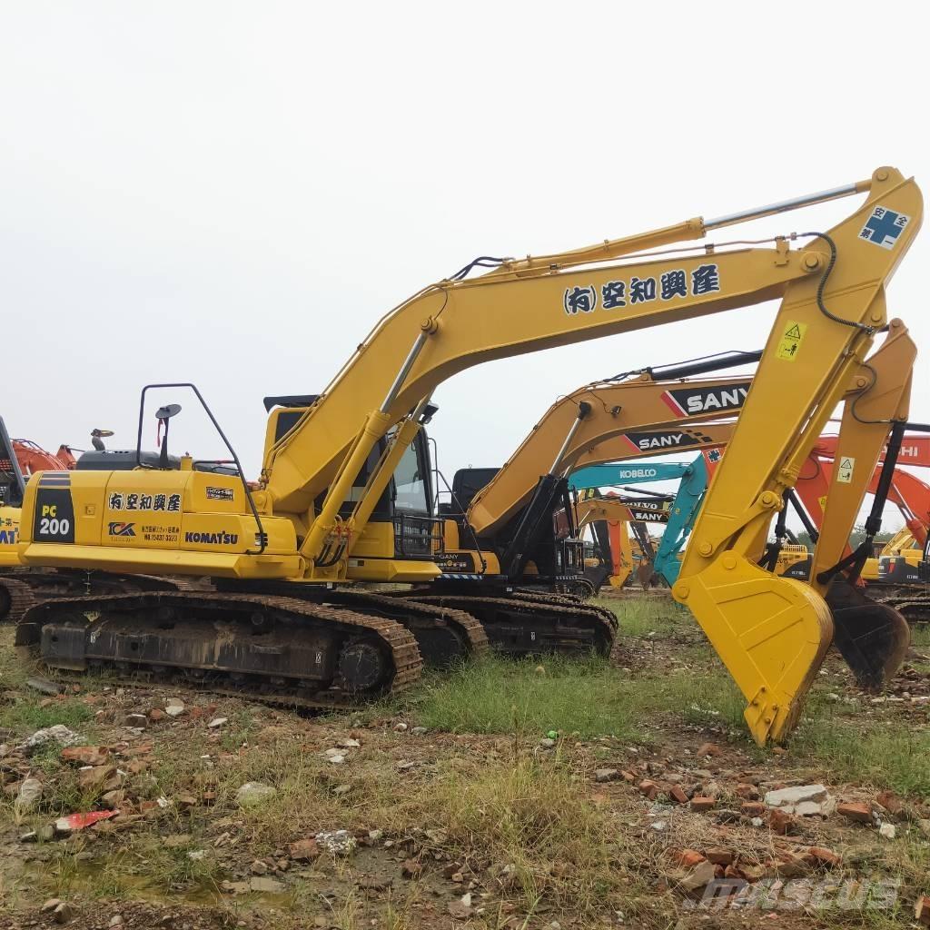 Komatsu PC200-8 Raupenbagger
