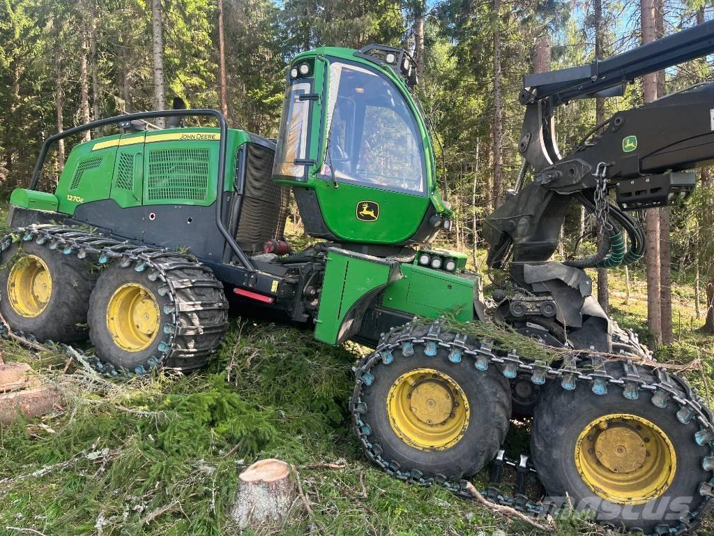 John Deere 1270 E Harvester