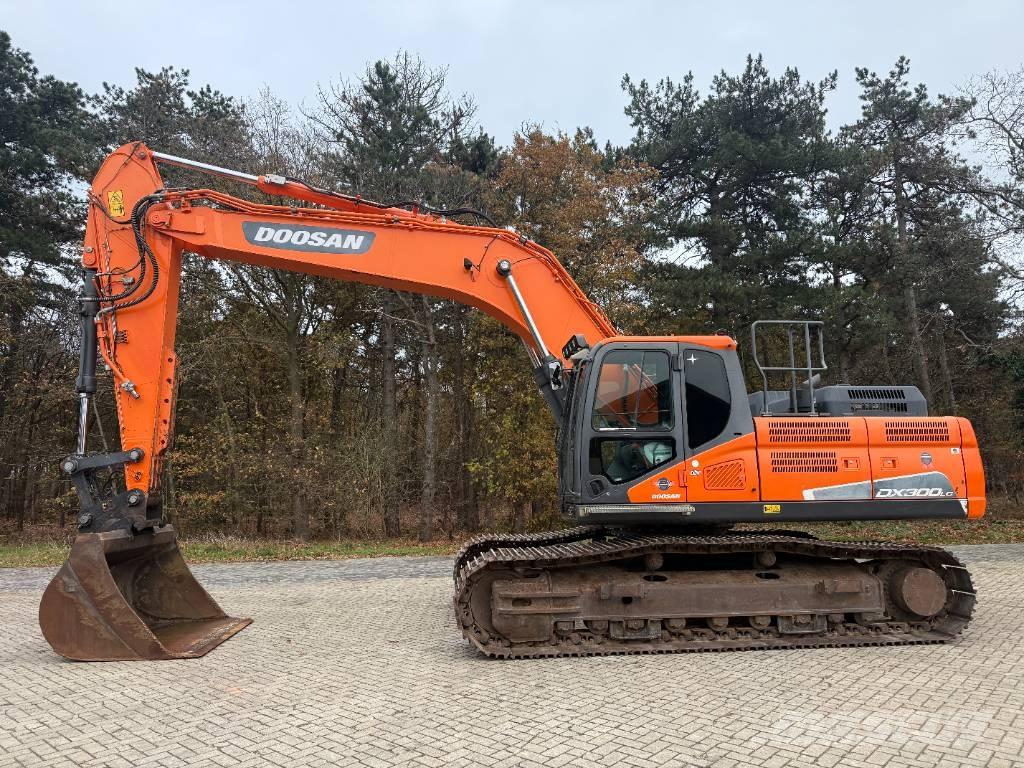 Doosan DX 300 LC Raupenbagger
