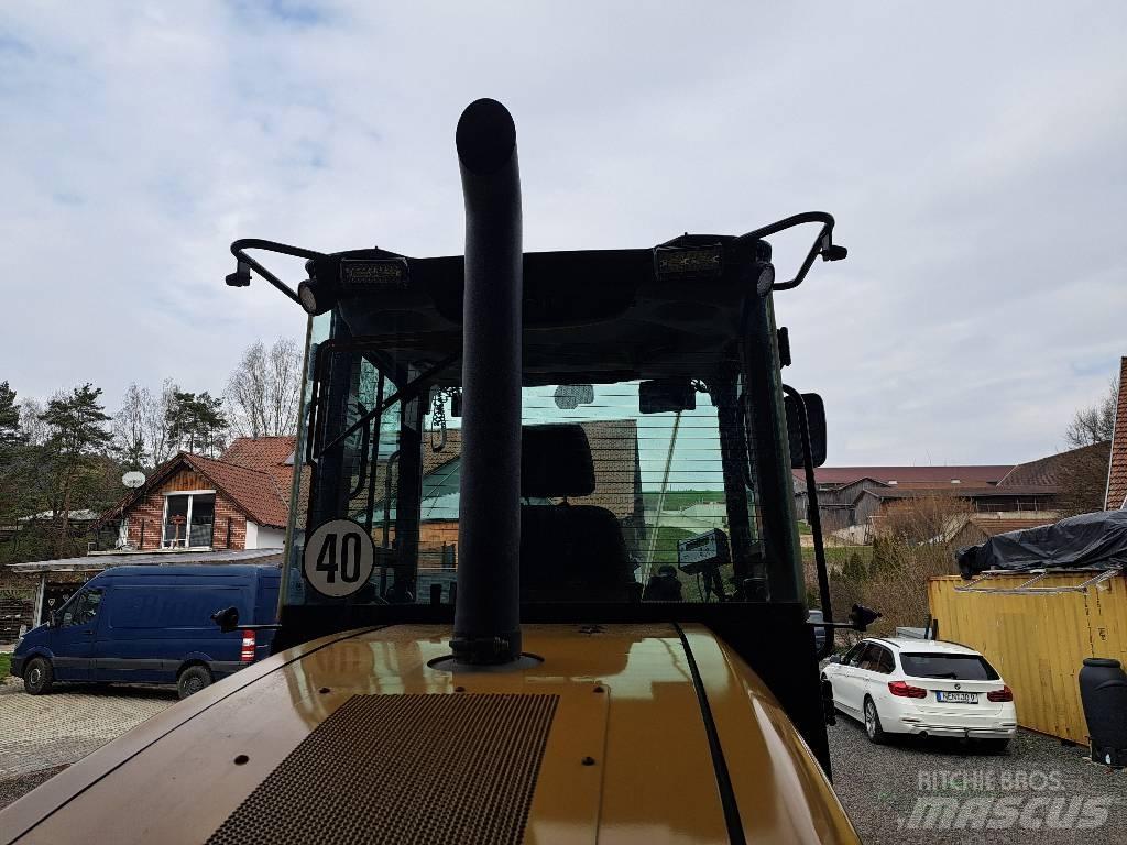 CAT 910 Radlader
