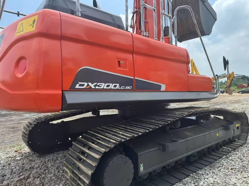 Doosan DX300-9C Raupenbagger