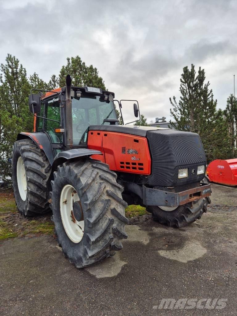Valtra 8550 Traktoren