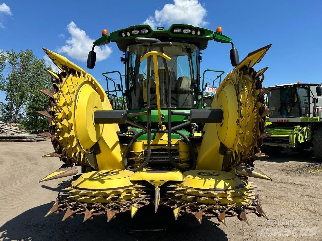 John Deere 8600 Selbstfahrende Häcksler