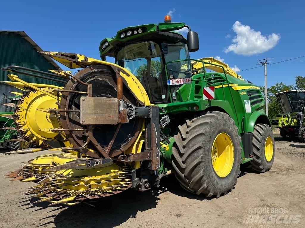 John Deere 8600 Selbstfahrende Häcksler
