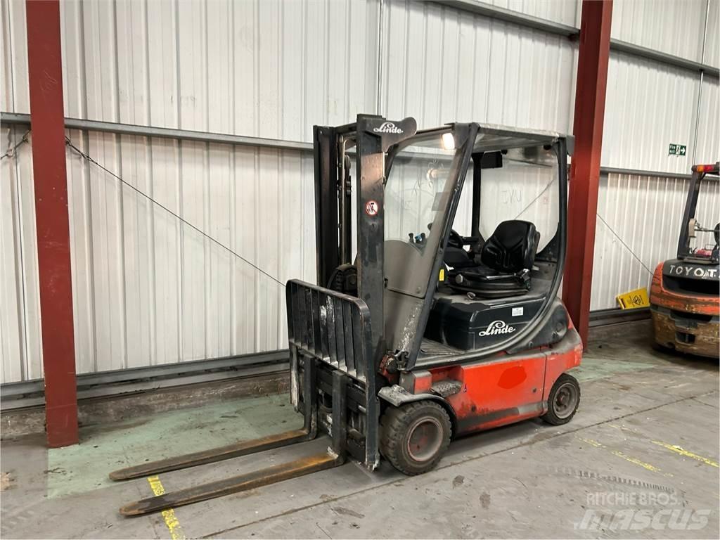 Linde E18P-02 Elektrostapler