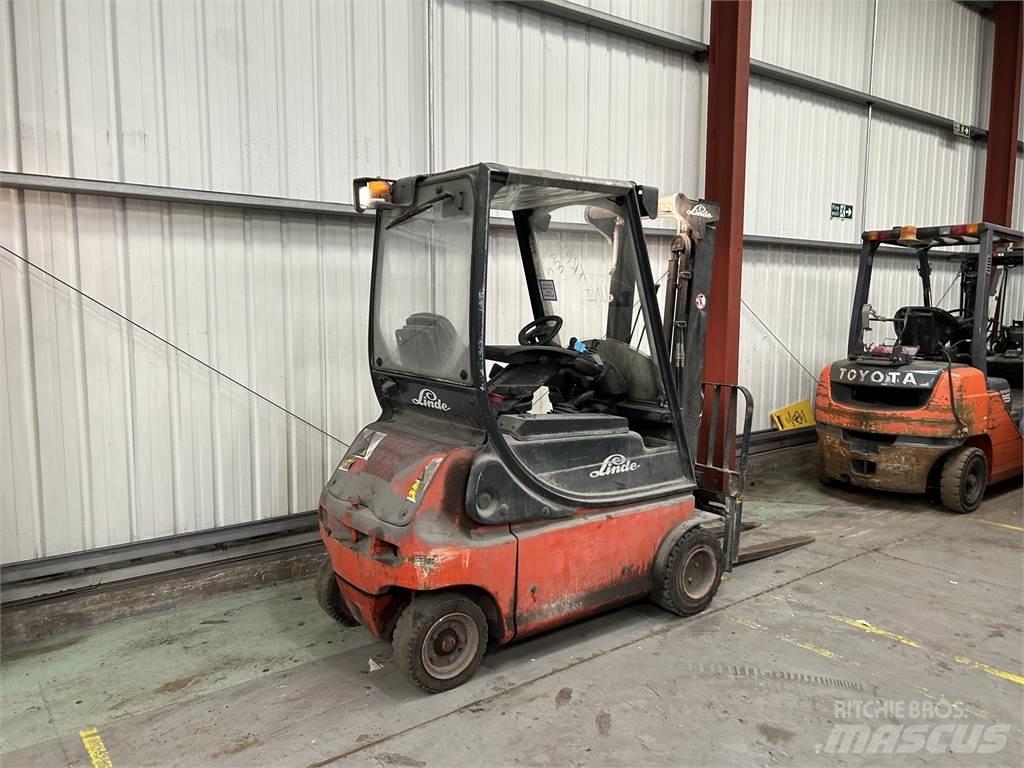Linde E18P-02 Elektrostapler