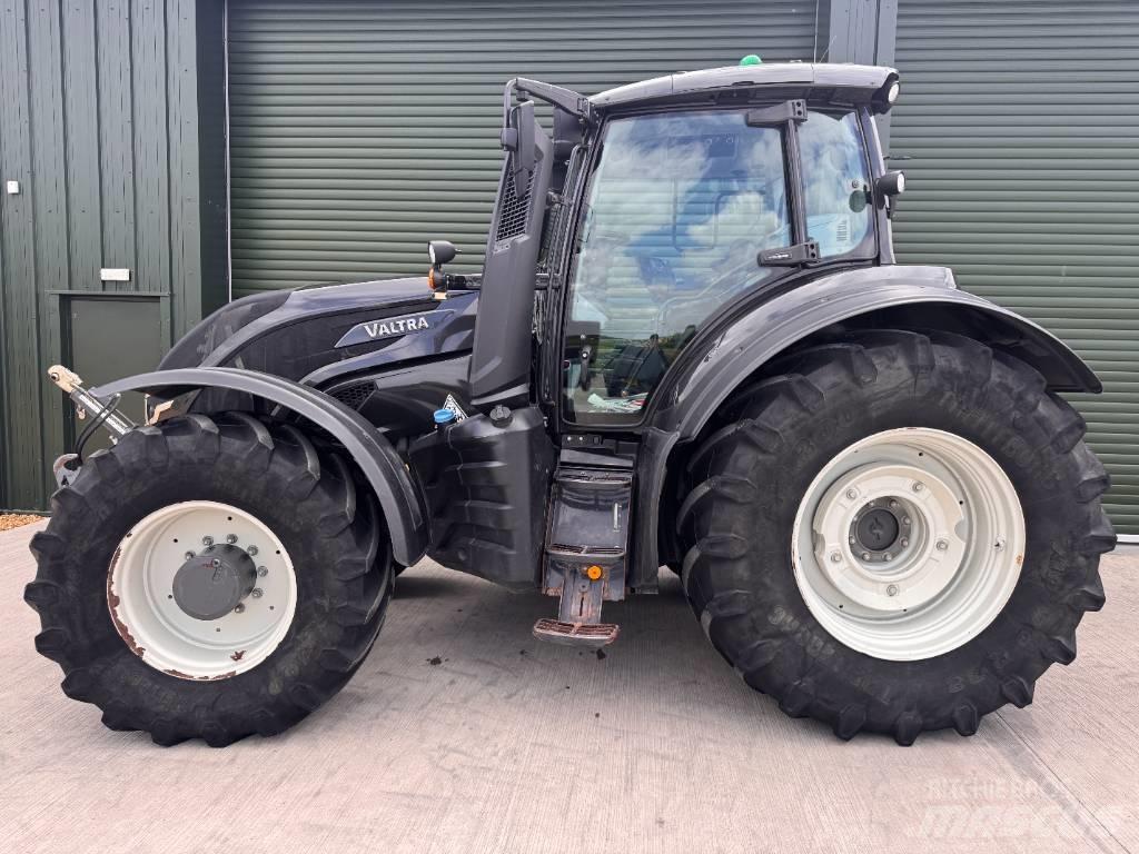 Valtra T 235 Direct Traktoren