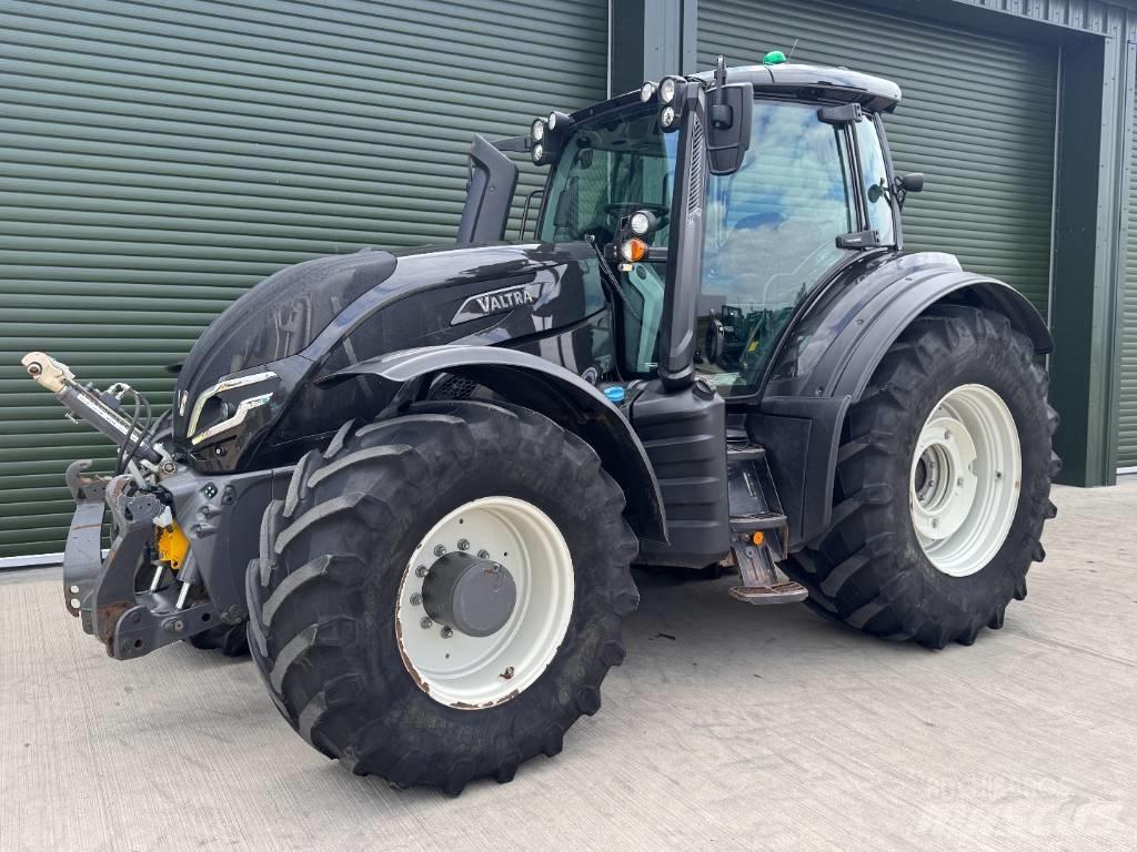 Valtra T 235 Direct Traktoren