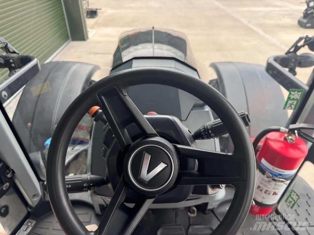 Valtra T 235 Direct Traktoren