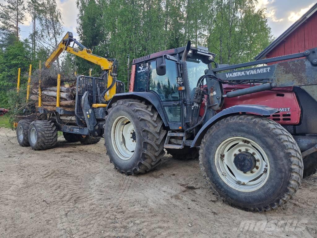 Valtra 8450 Hitech Traktoren