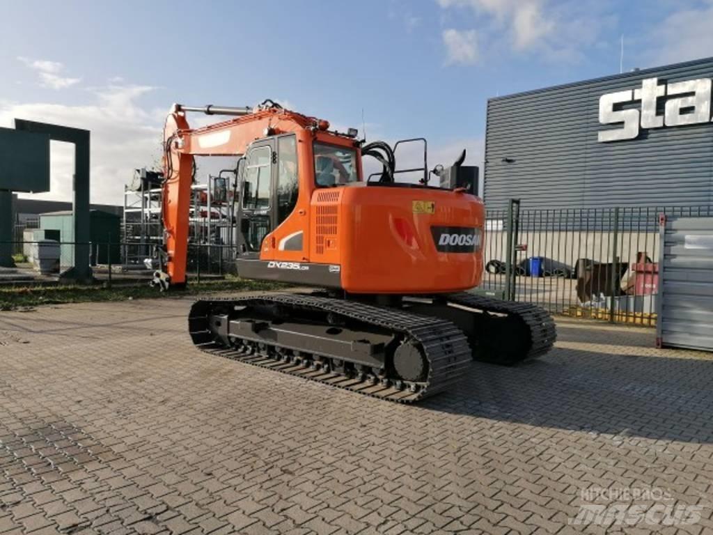 Doosan DX 235 LCR-5 Raupenbagger