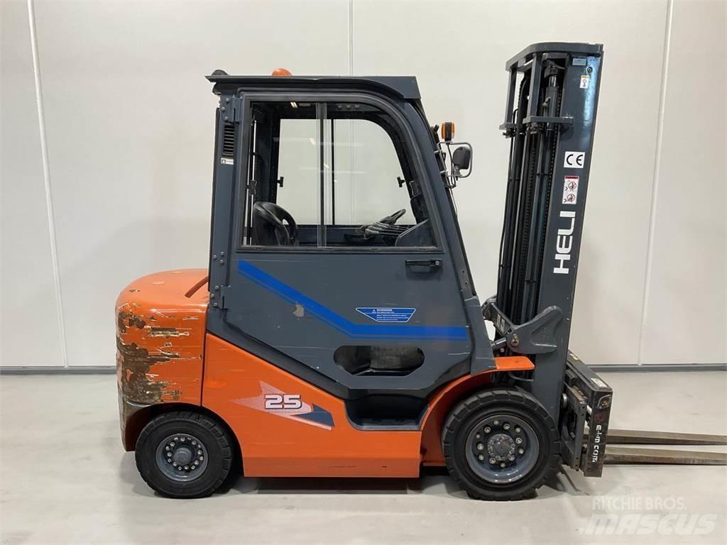 Heli CDCP25 Dieselstapler