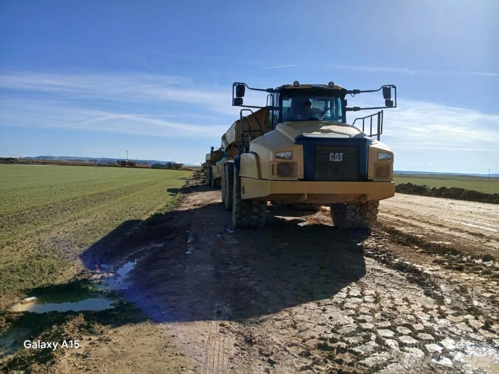 CAT 745 Dumper - Knickgelenk
